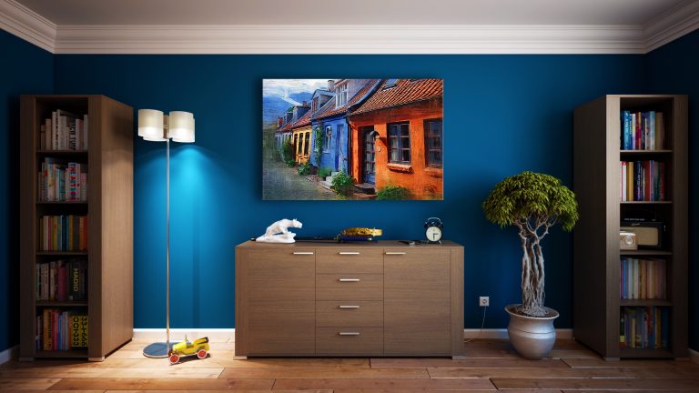 How to pack pictures, paintings and antiques safely while moving